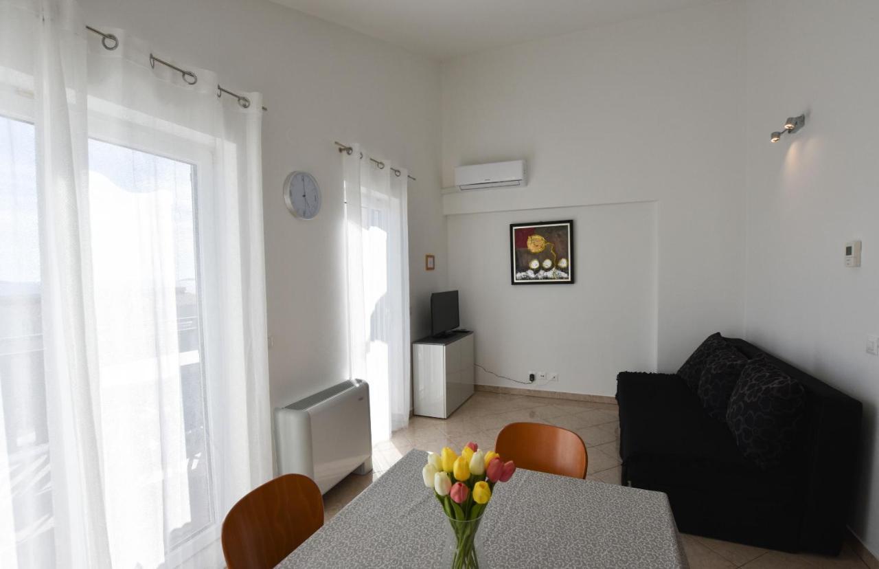Apartments Karmen I Primosten Ngoại thất bức ảnh
