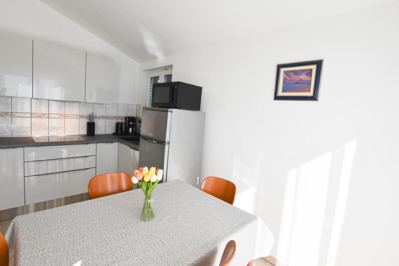 Apartments Karmen I Primosten Ngoại thất bức ảnh