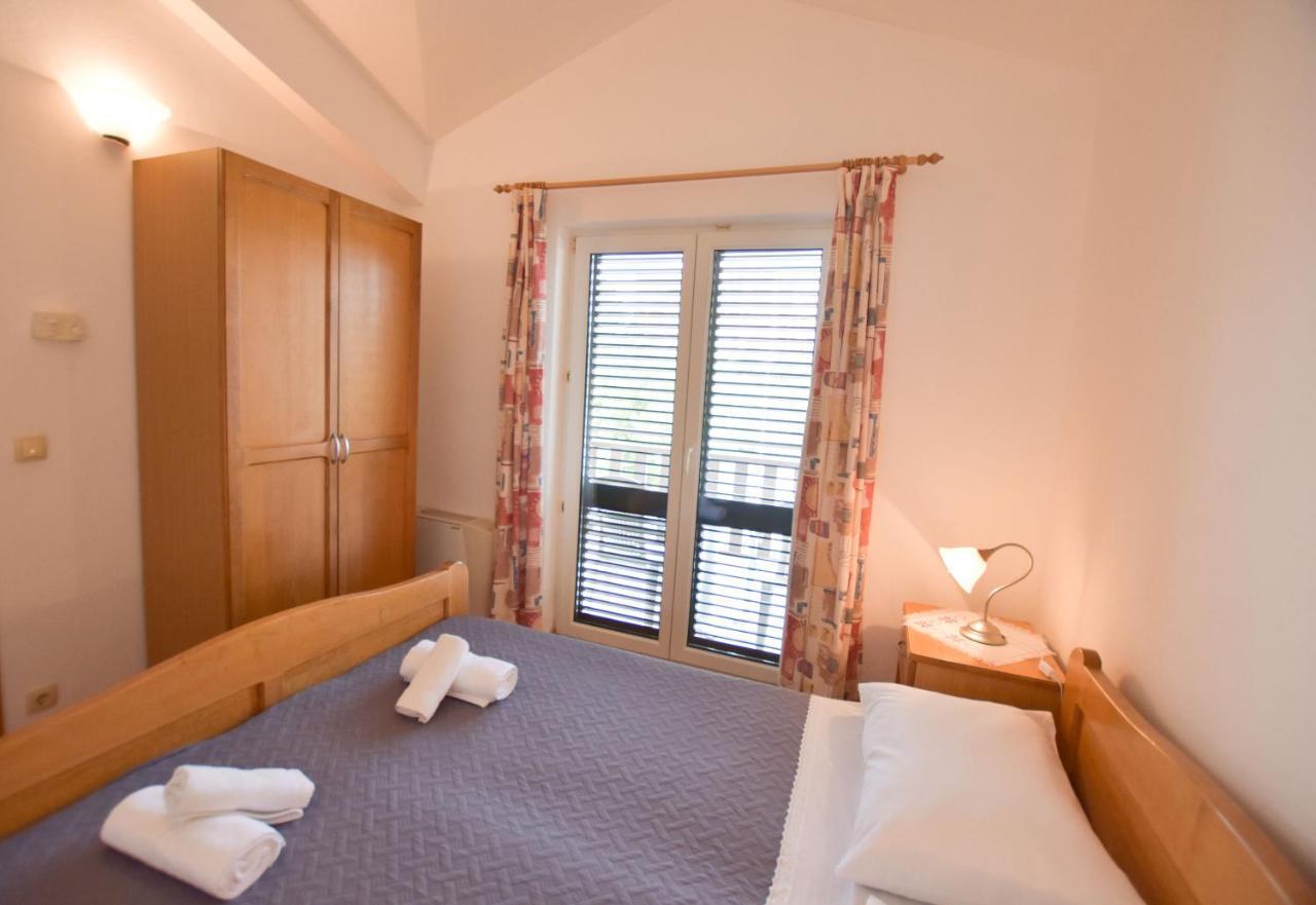 Apartments Karmen I Primosten Ngoại thất bức ảnh