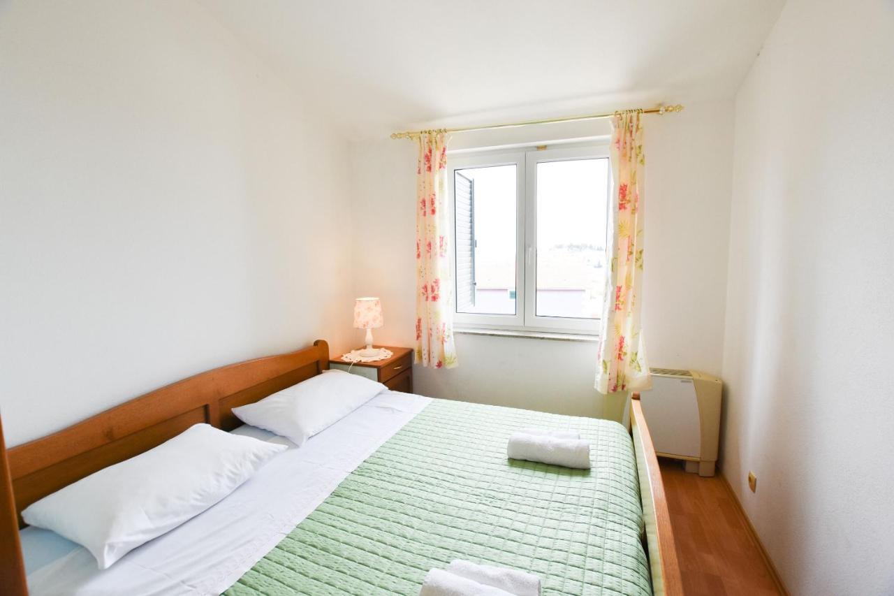 Apartments Karmen I Primosten Ngoại thất bức ảnh