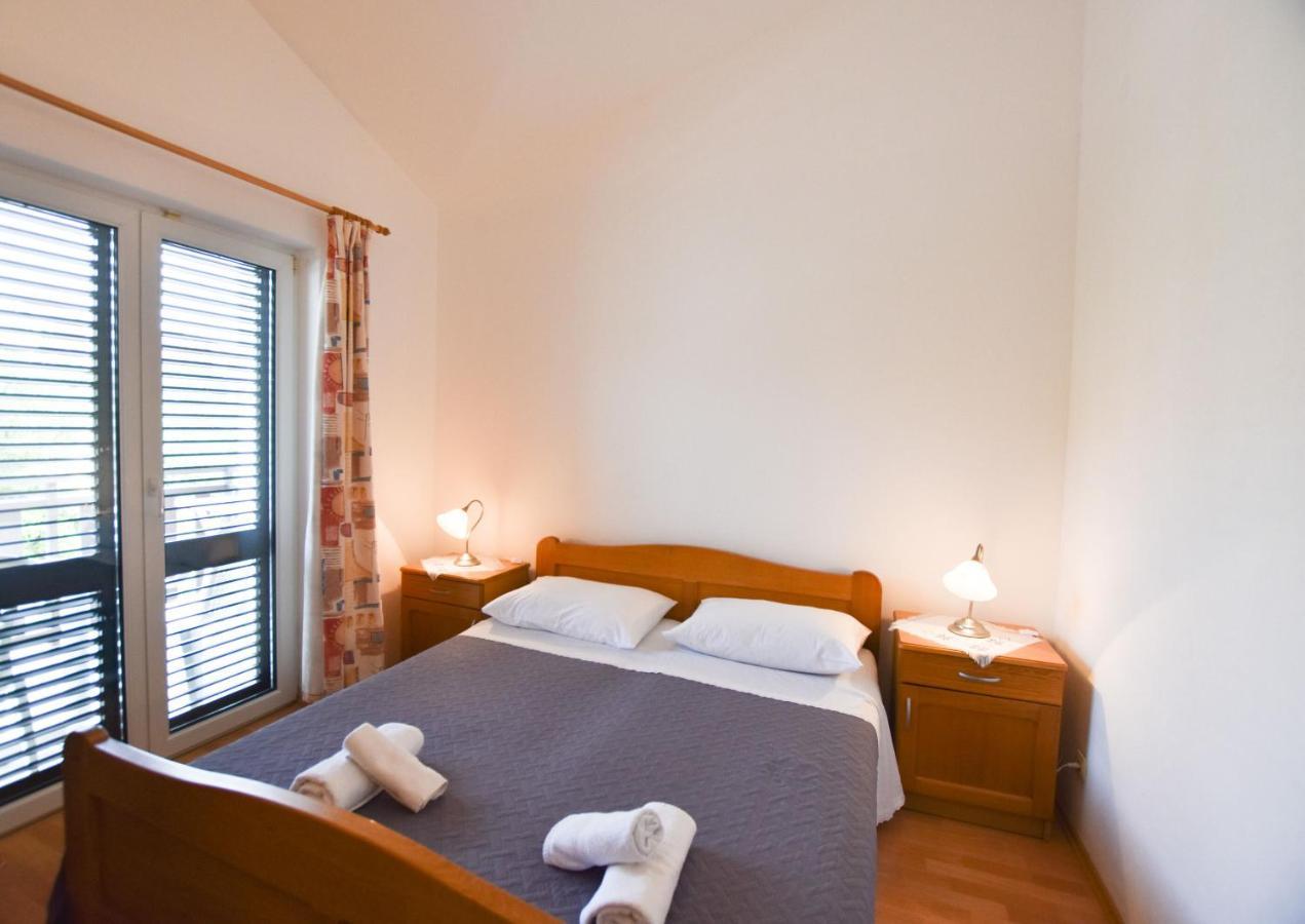 Apartments Karmen I Primosten Ngoại thất bức ảnh