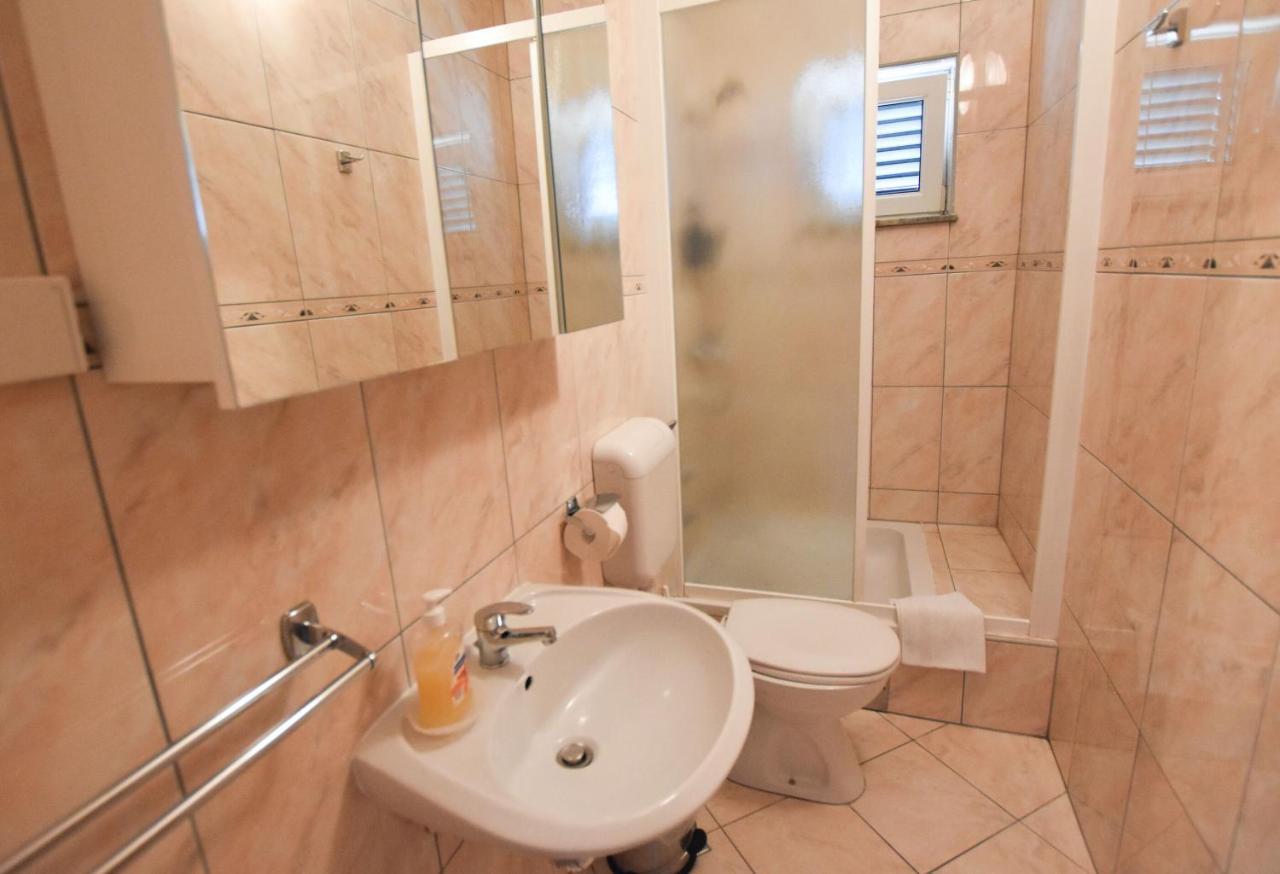 Apartments Karmen I Primosten Ngoại thất bức ảnh