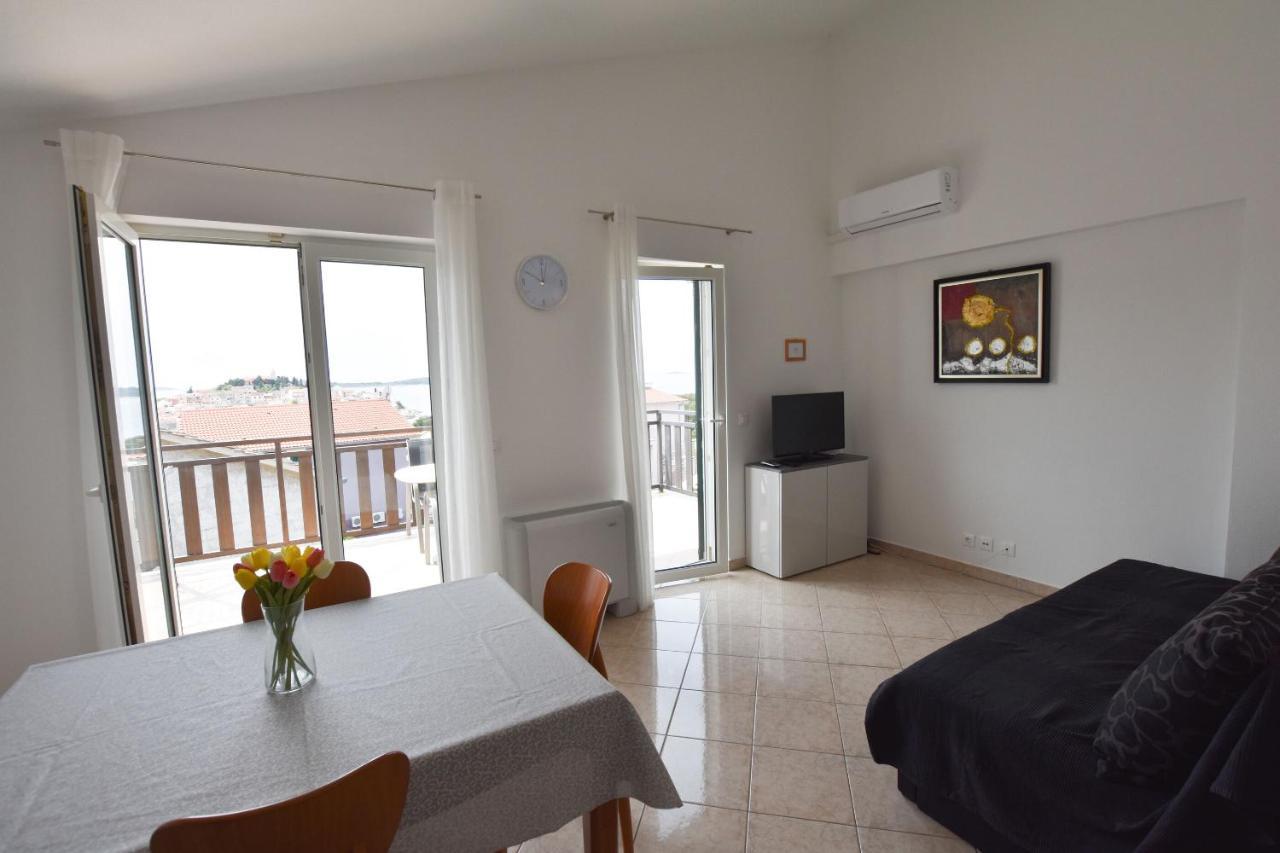 Apartments Karmen I Primosten Ngoại thất bức ảnh
