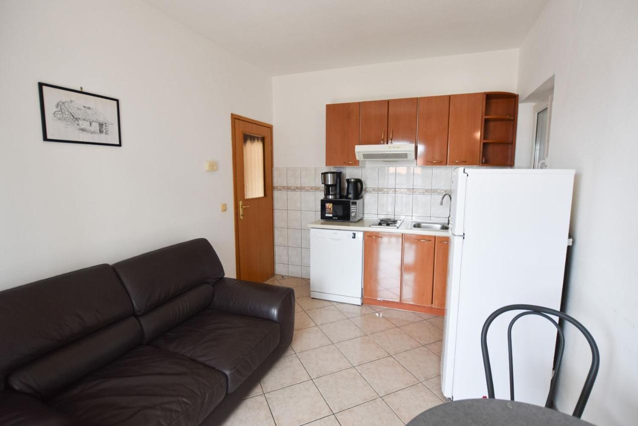 Apartments Karmen I Primosten Ngoại thất bức ảnh