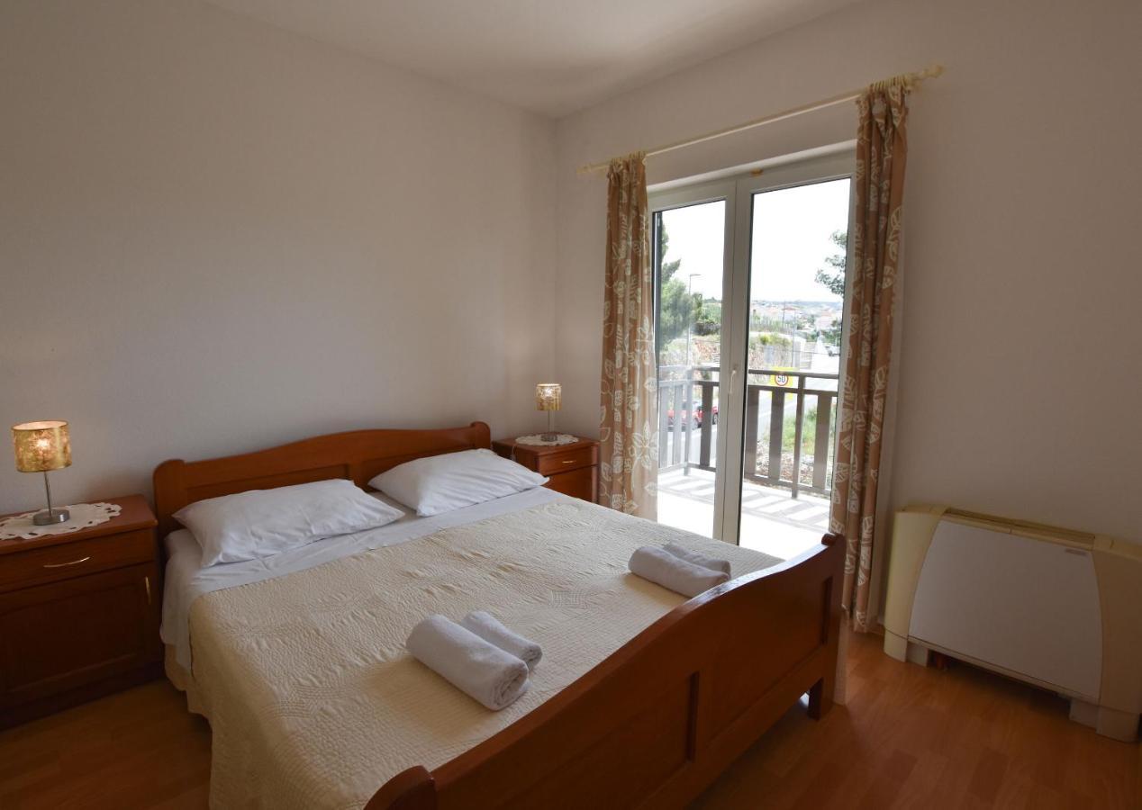 Apartments Karmen I Primosten Ngoại thất bức ảnh