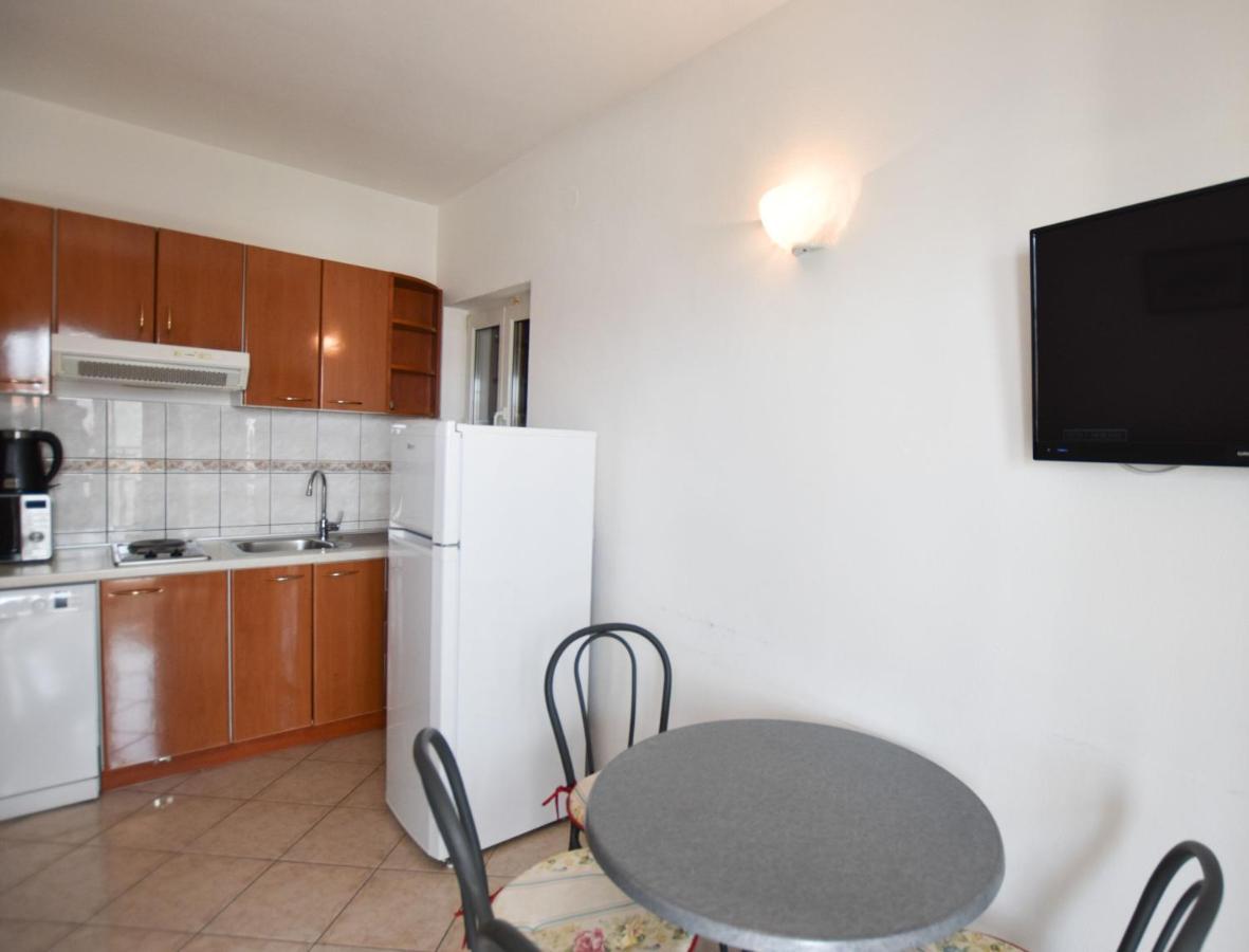 Apartments Karmen I Primosten Ngoại thất bức ảnh