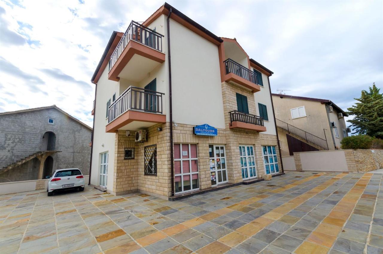 Apartments Karmen I Primosten Ngoại thất bức ảnh