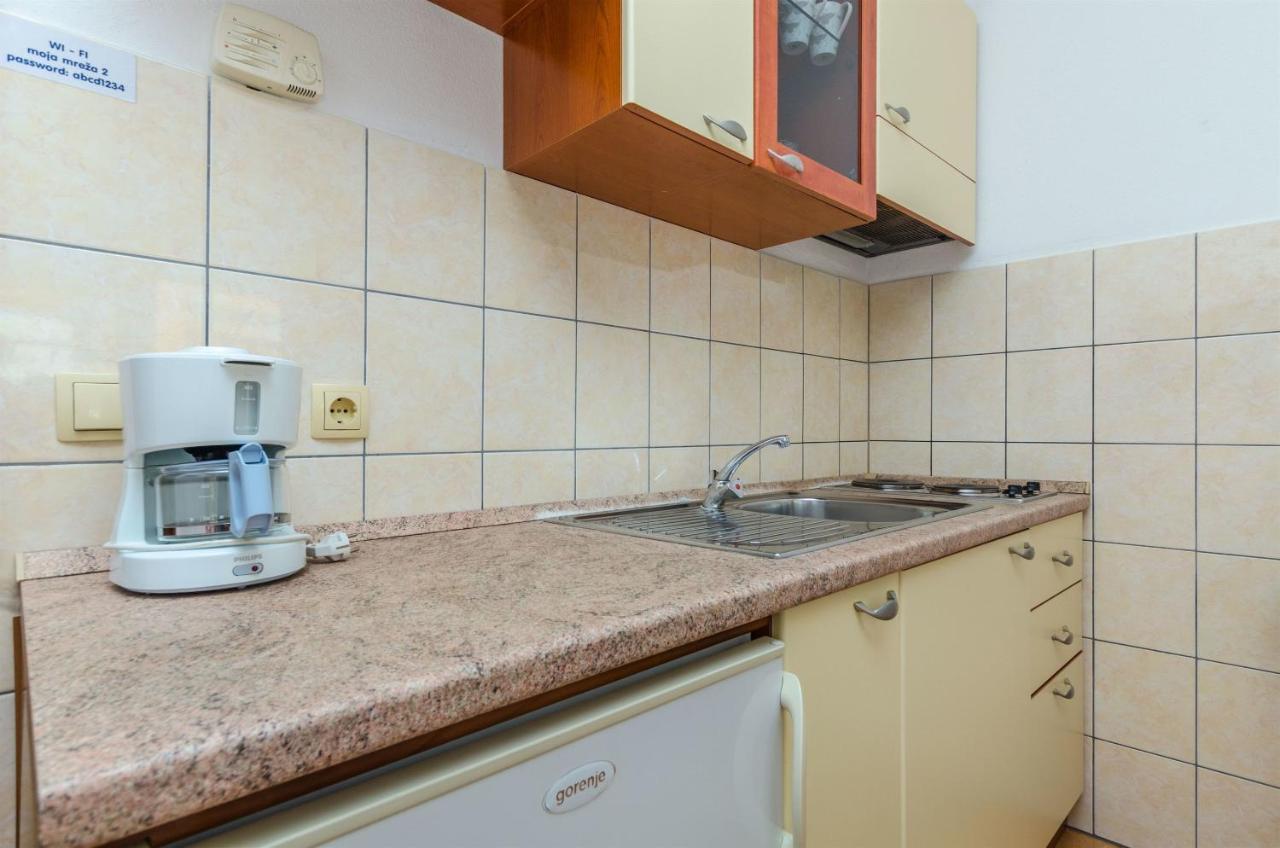 Apartments Karmen I Primosten Ngoại thất bức ảnh