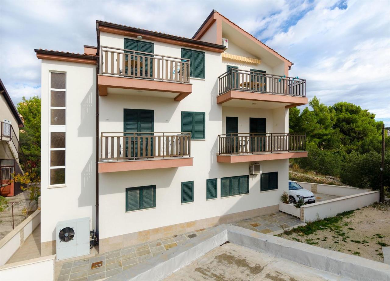 Apartments Karmen I Primosten Ngoại thất bức ảnh